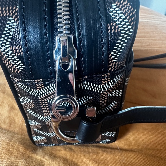 Goyard Cap Vert Crossbody Bag Black - Picture 9 of 12